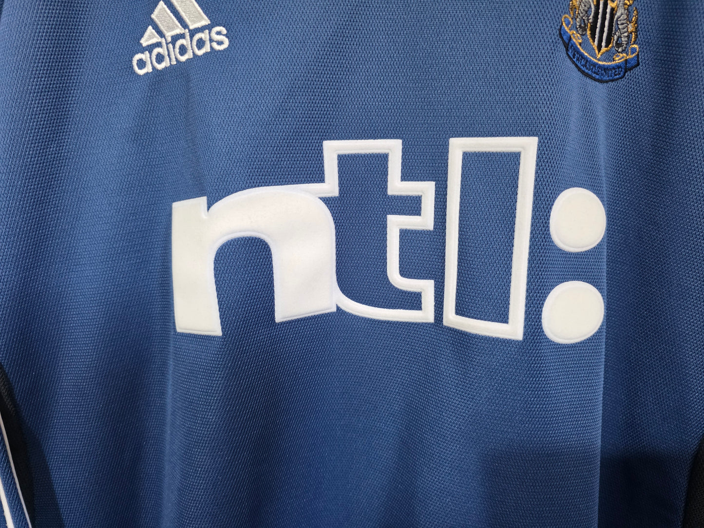 Newcastle United 2001/02 Adidas Long Sleeved Away Shirt - Large