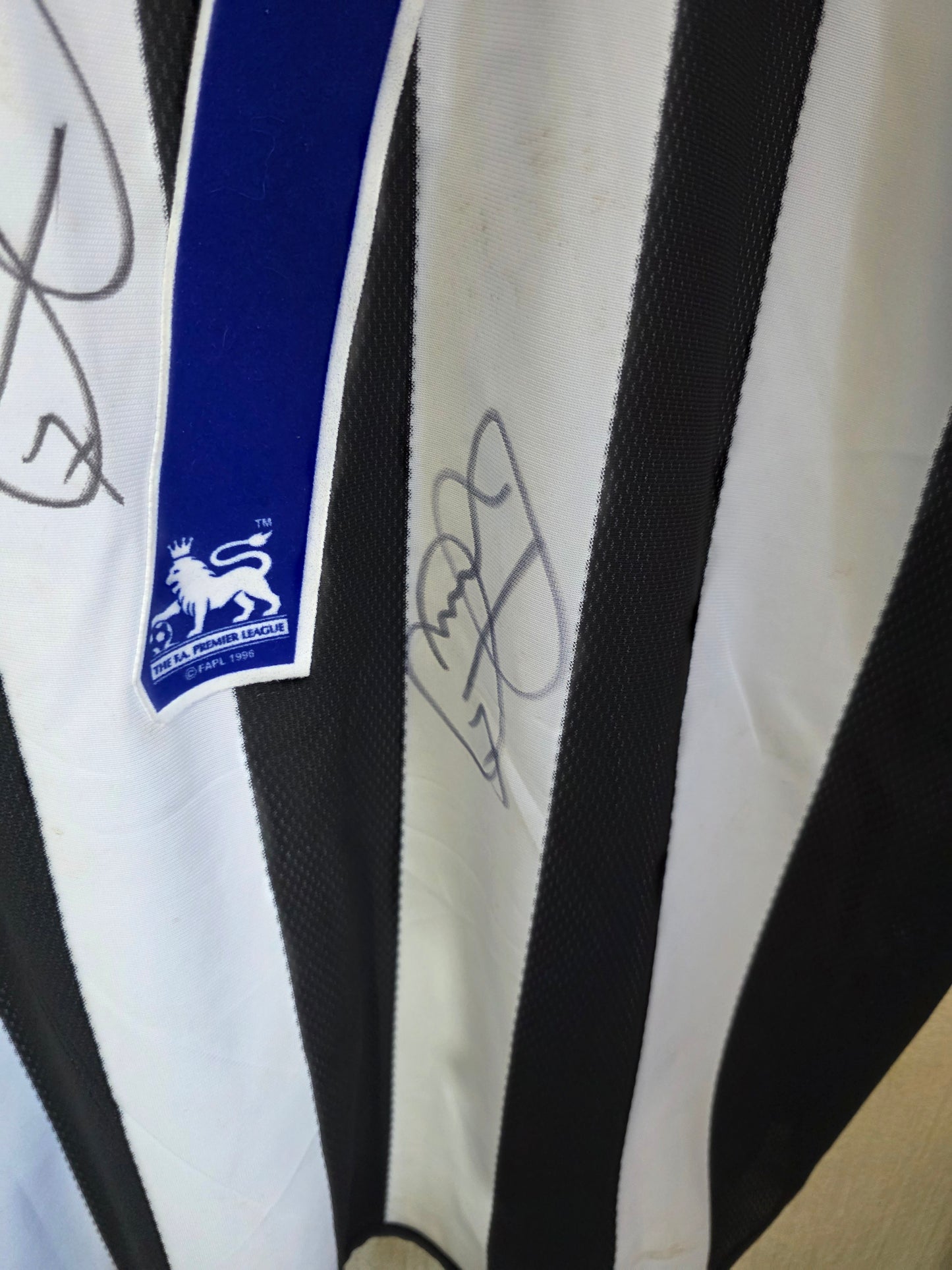Newcastle United 2003/05 Jermaine Jenas match worn shirt with COA