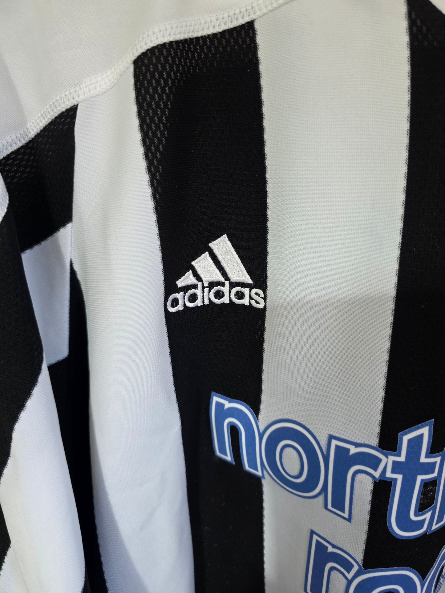 Newcastle United 2003/05 Oliver Bernard match worn home shirt