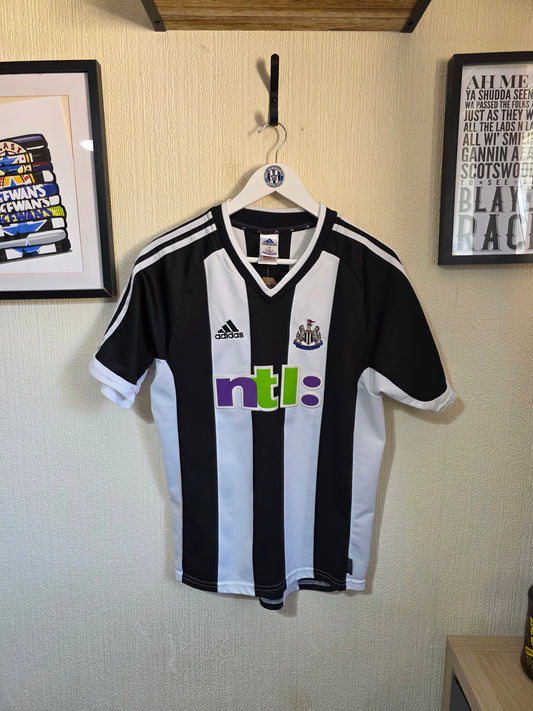 Newcastle United 2001/02 Adidas home shirt #9 SHEARER - Small