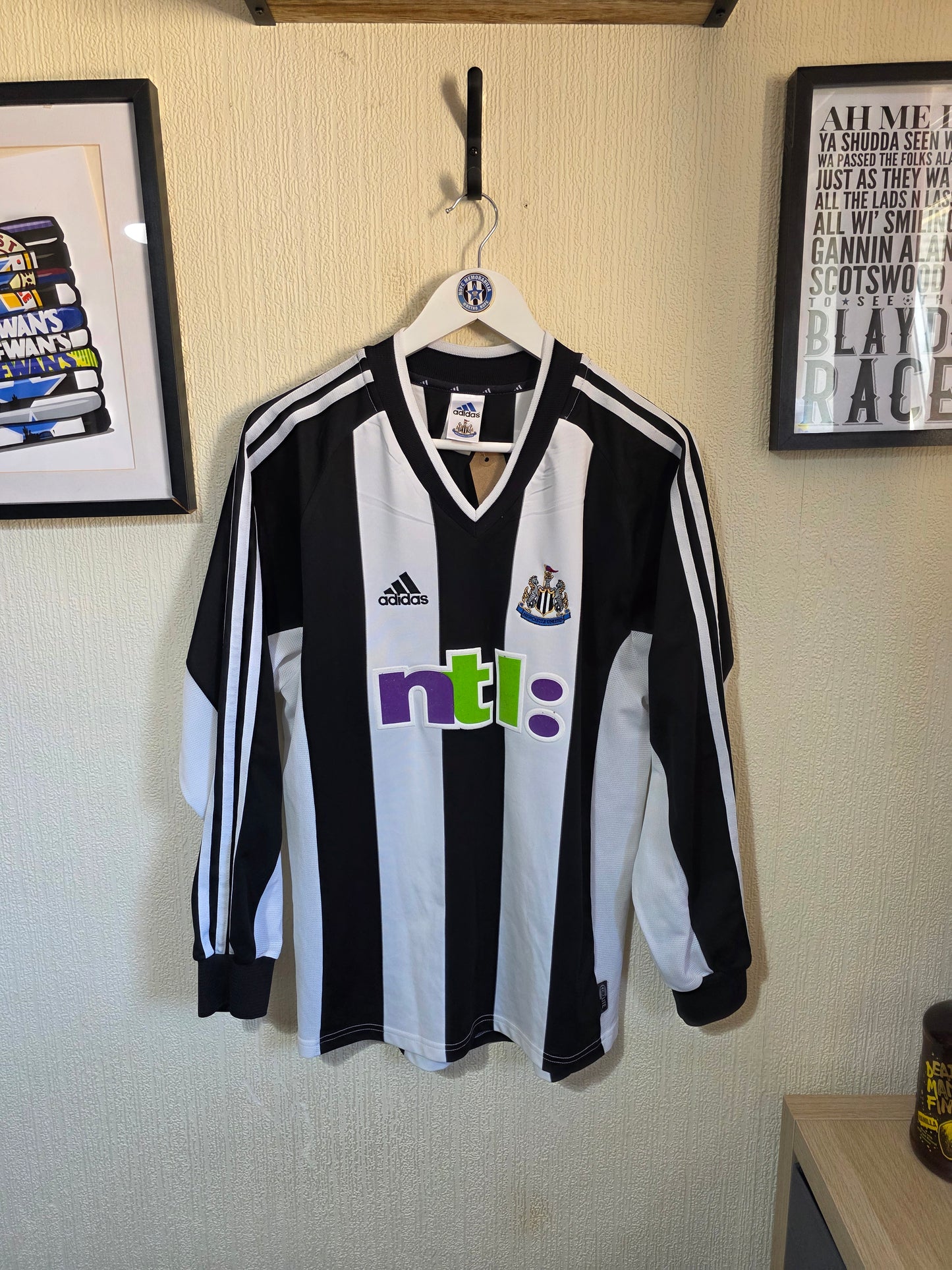 Newcastle United 2001/02 Adidas L/S home shirt #11 SPEED - Small