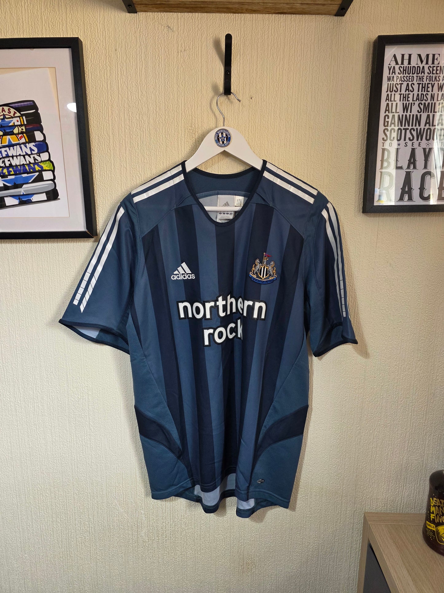 Newcastle United 2005/06 Adidas away shirt - Medium