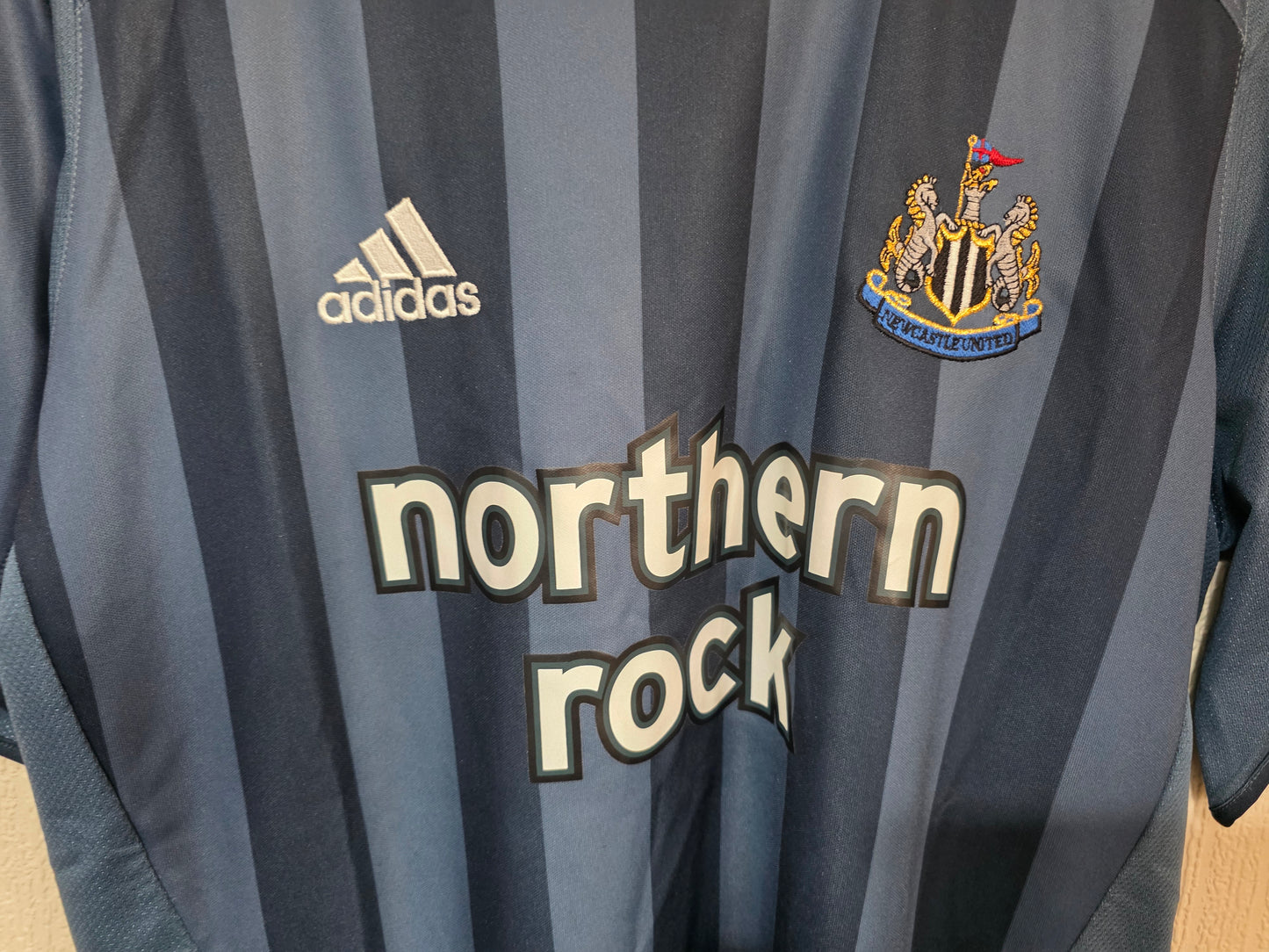 Newcastle United 2005/06 Adidas away shirt - Medium