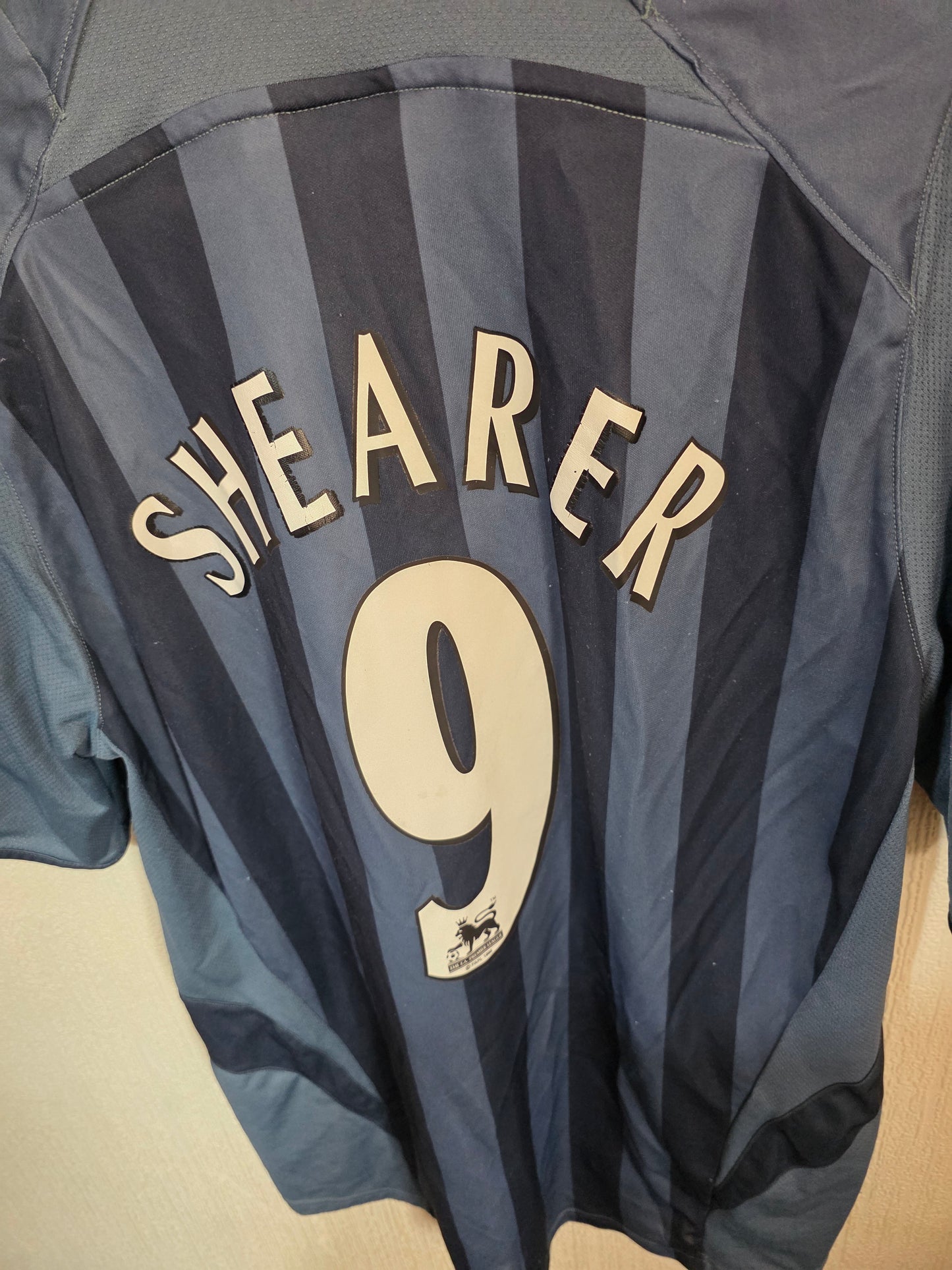 Newcastle United 2005/06 Adidas away shirt #9 SHEARER - Large