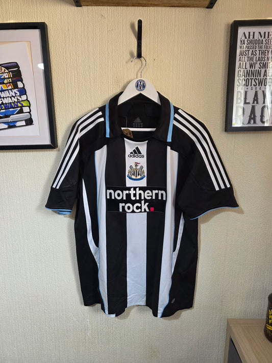 Newcastle United 2007/09 Adidas home shirt #36 VIDUKA - Large