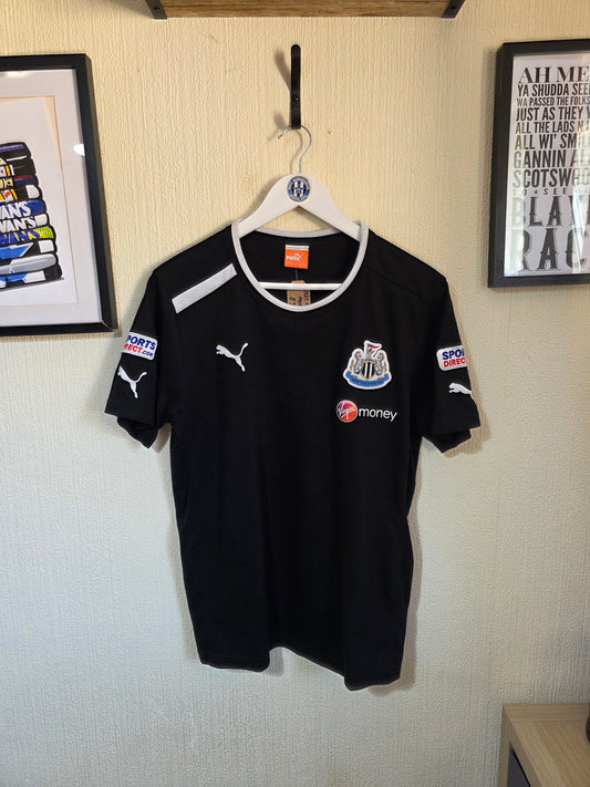 Newcastle United 2013/14 Puma training shirt - Medium