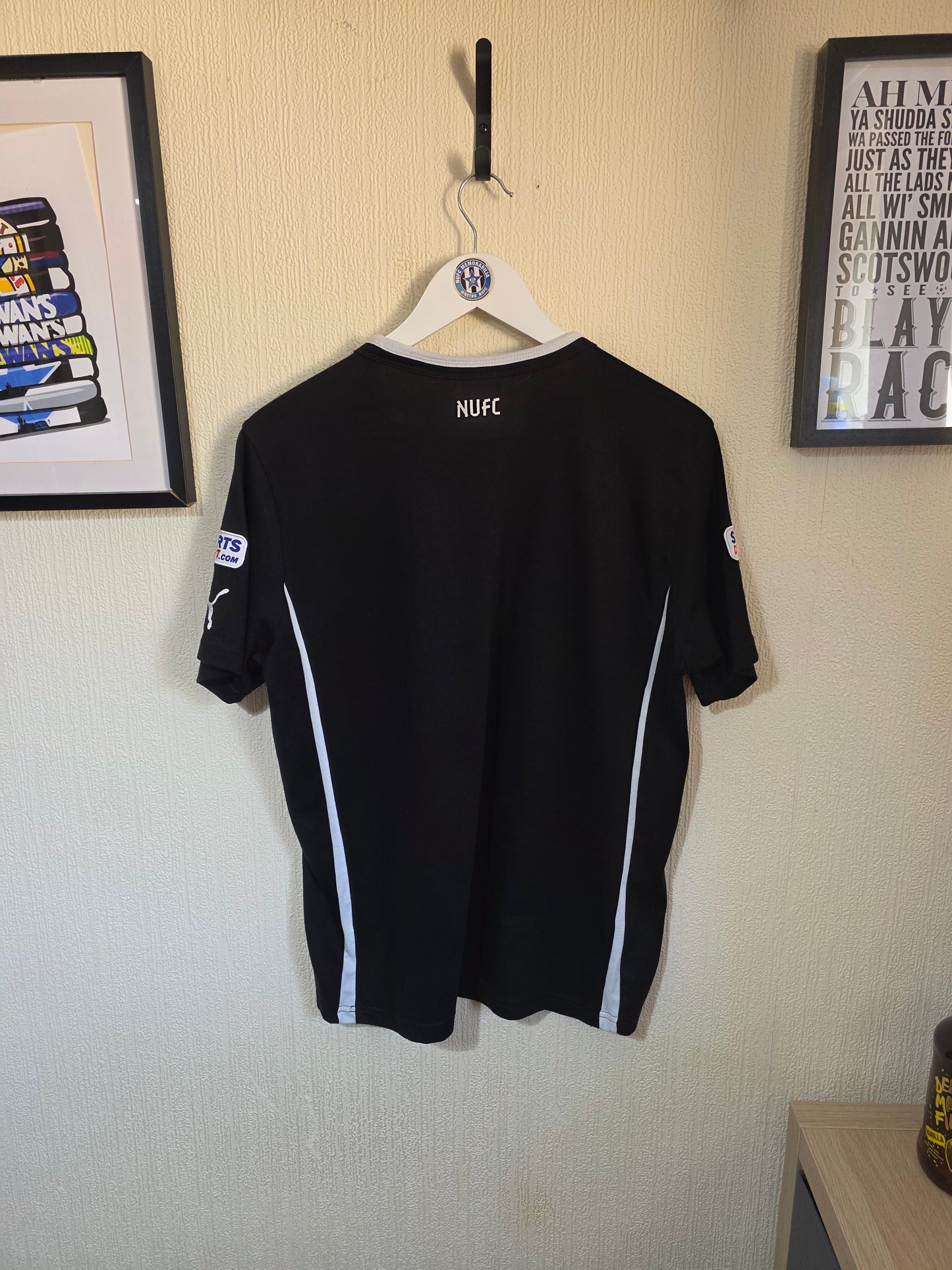 Newcastle United 2013/14 Puma training shirt - Medium