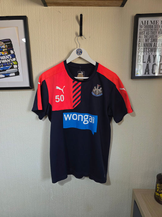 Newcastle United 2015/16 Puma player issue training shirt - Large