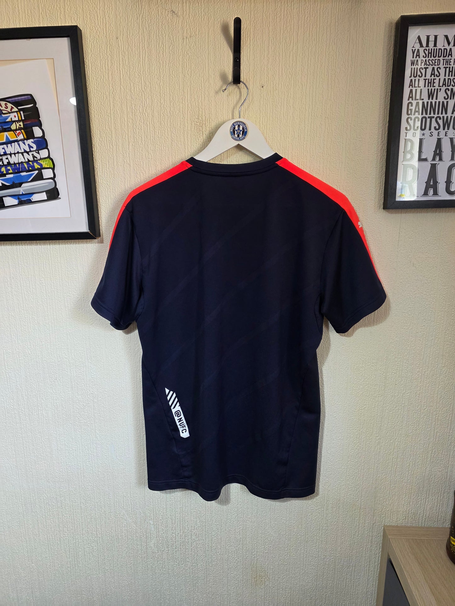 Newcastle United 2015/16 Puma player issue training shirt - Large