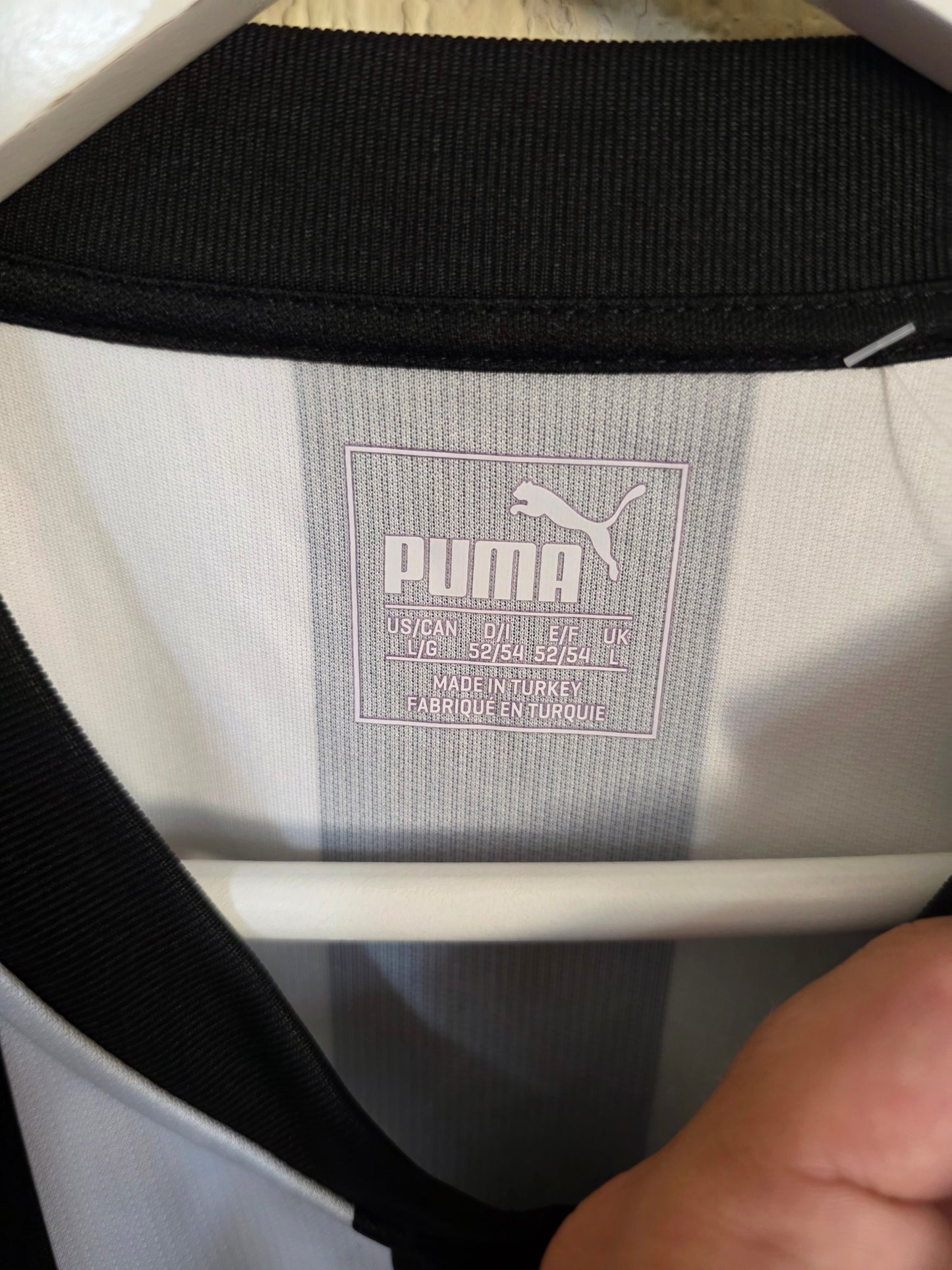 Newcastle United 2017/18 Puma home shirt BNWT - Large