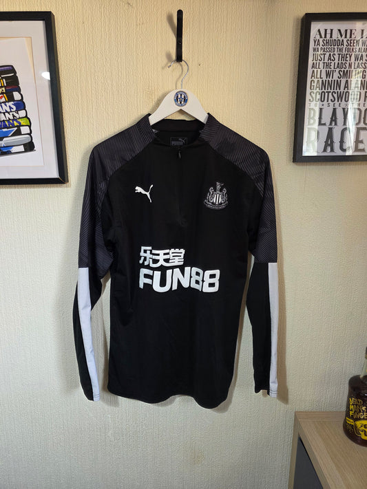 Newcastle United 2019/20 Puma sweatshirt - Medium