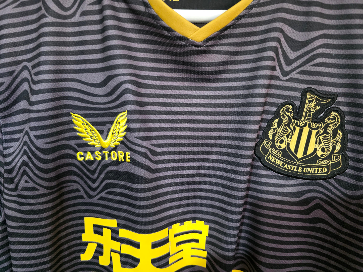 Newcastle United 2021/22 Castore third shirt #20 WOOD - XL
