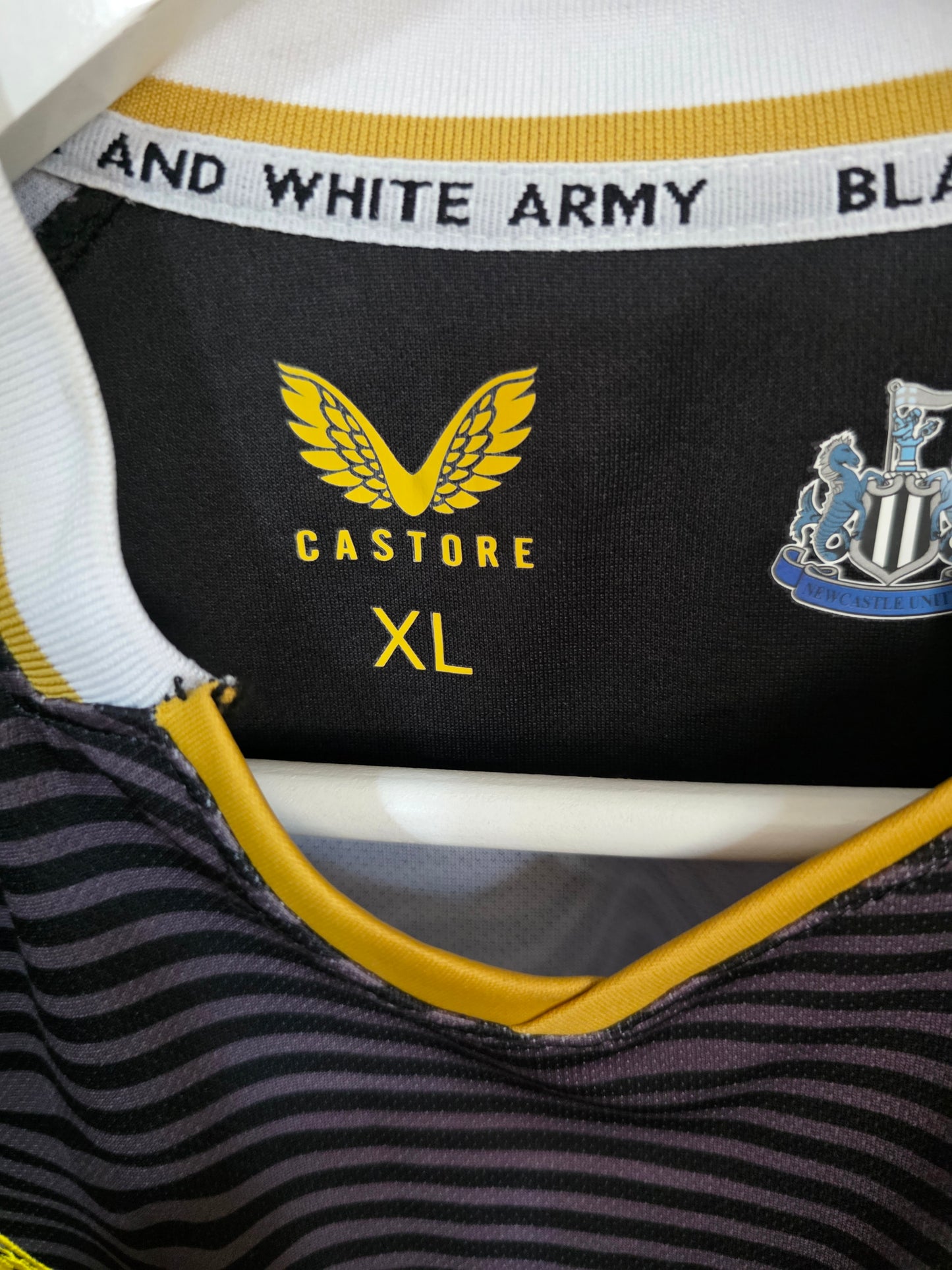 Newcastle United 2021/22 Castore third shirt #20 WOOD - XL