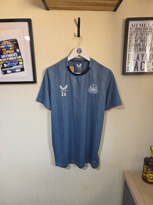 Newcastle United 2021/22 Castore player worn training shirt - Medium