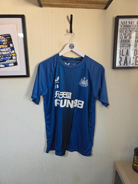 Newcastle United 2022/23 Castore player worn training shirt - Large