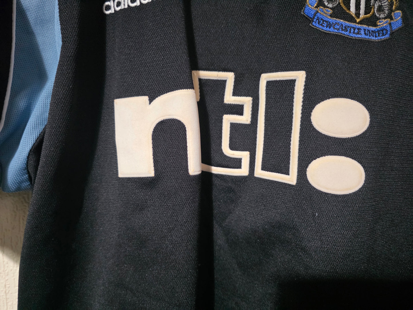 Newcastle United 2000/01 Adidas Away Shirt - Large