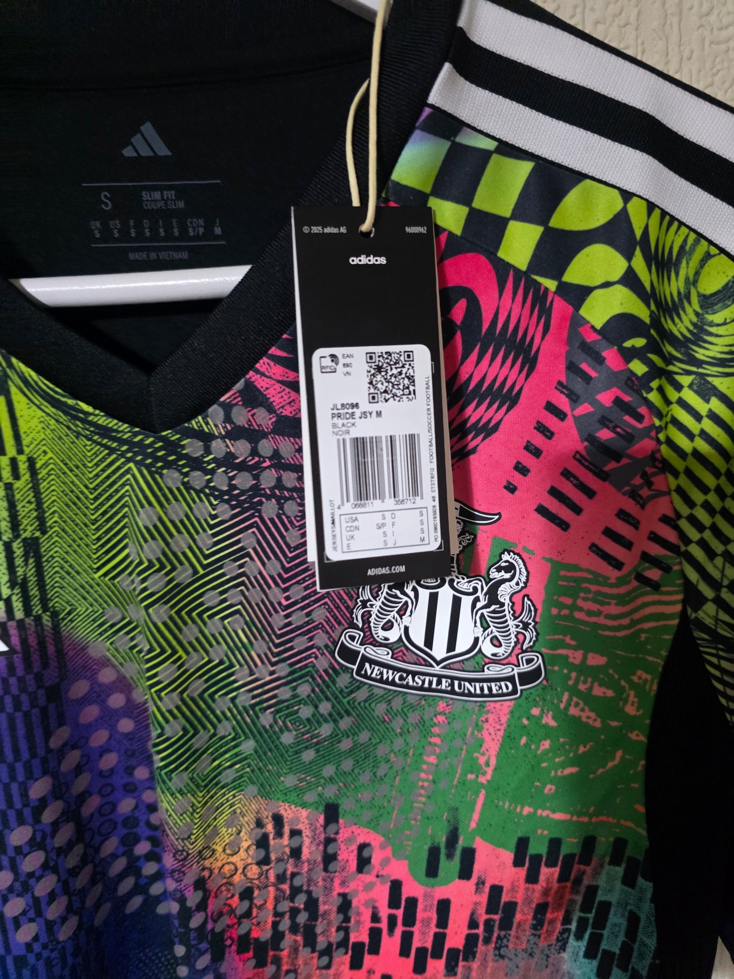 Newcastle United 2025 Adidas Pride Shirt BNWT - Small