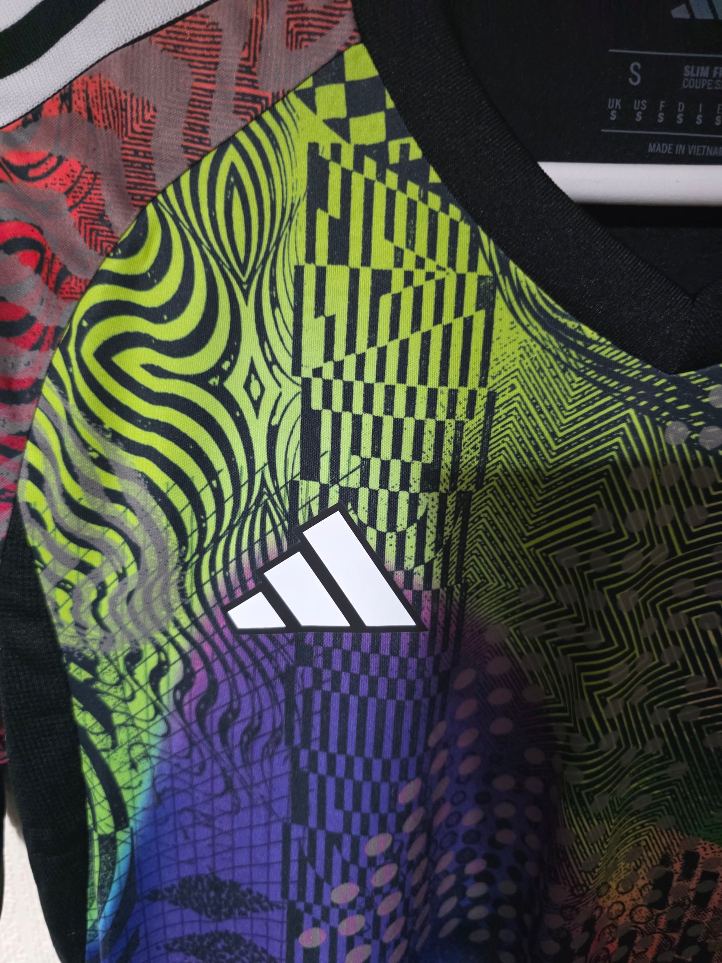 Newcastle United 2025 Adidas Pride Shirt BNWT - Small