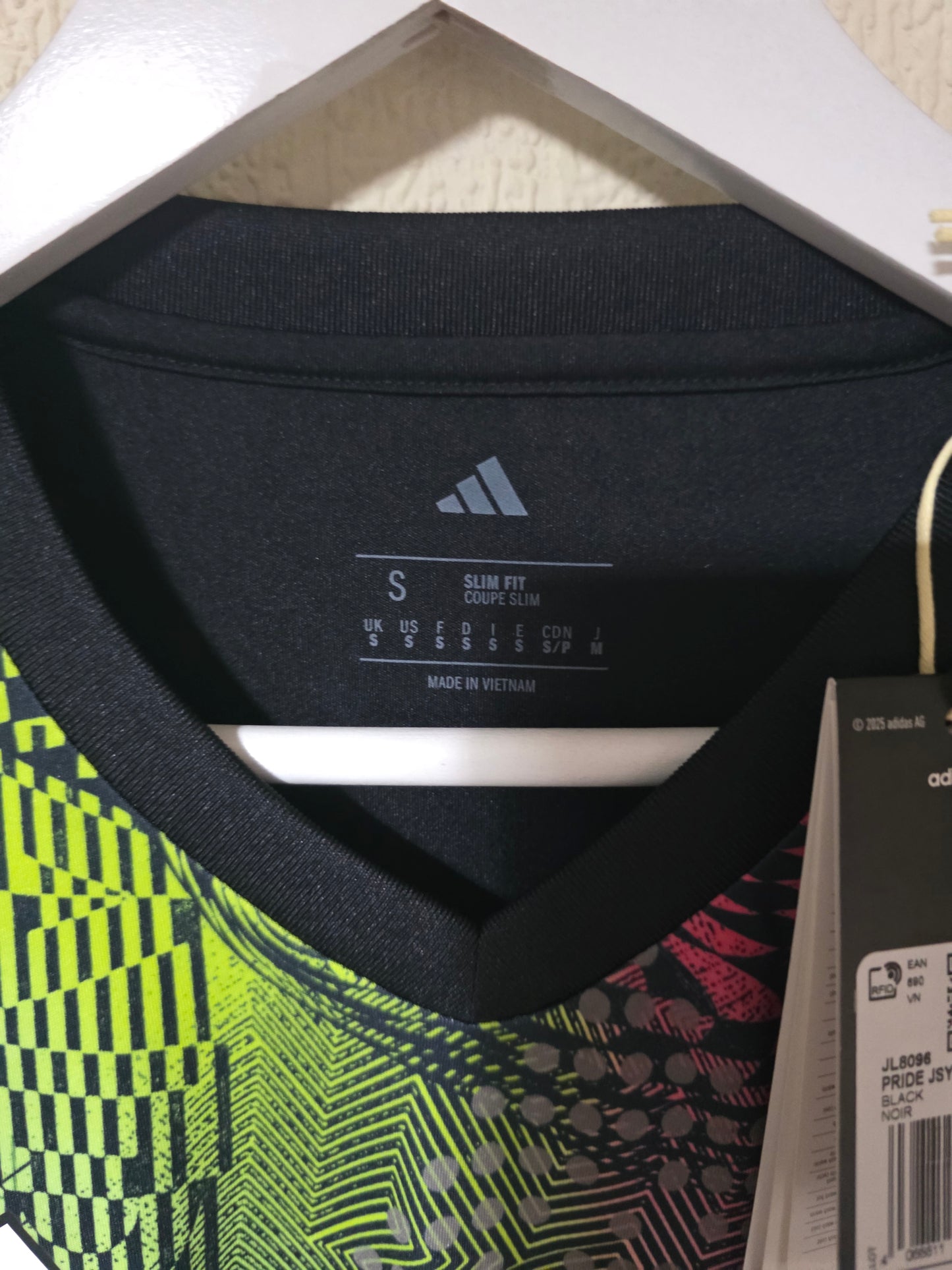 Newcastle United 2025 Adidas Pride Shirt BNWT - Small