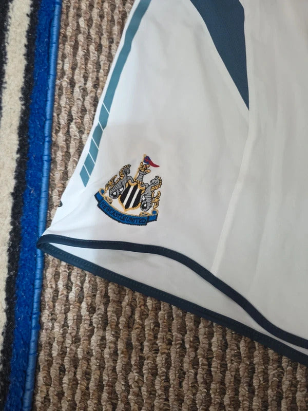Newcastle United 2005/06 Adidas away shorts BNWT - 32IN