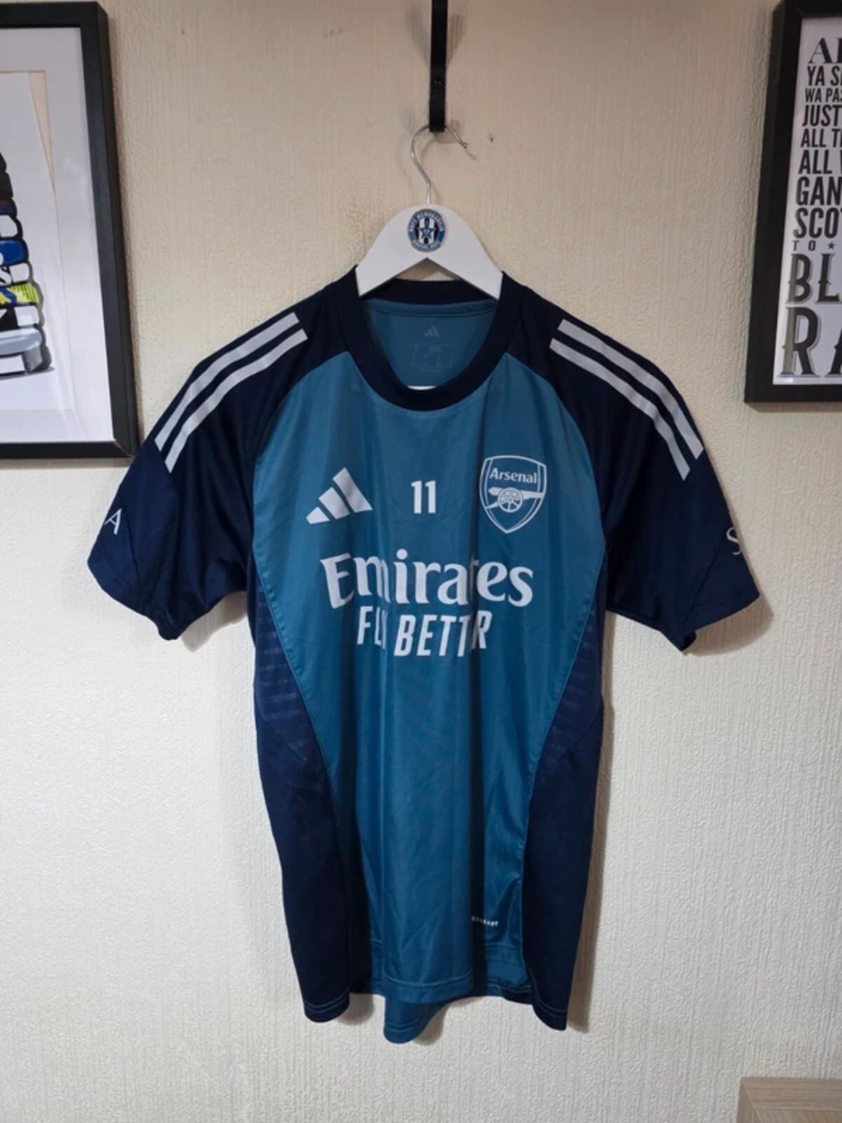 Arsenal 2025/26 Adidas Martinelli worn training shirt - Small