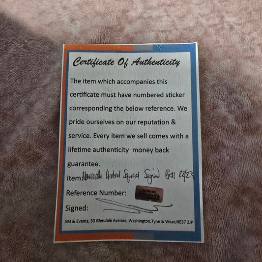 Newcastle United 2022/23 Squad signed football with COA