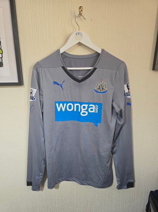 Newcastle United Yoan Gouffran Matchworn away shirt v Man Utd
