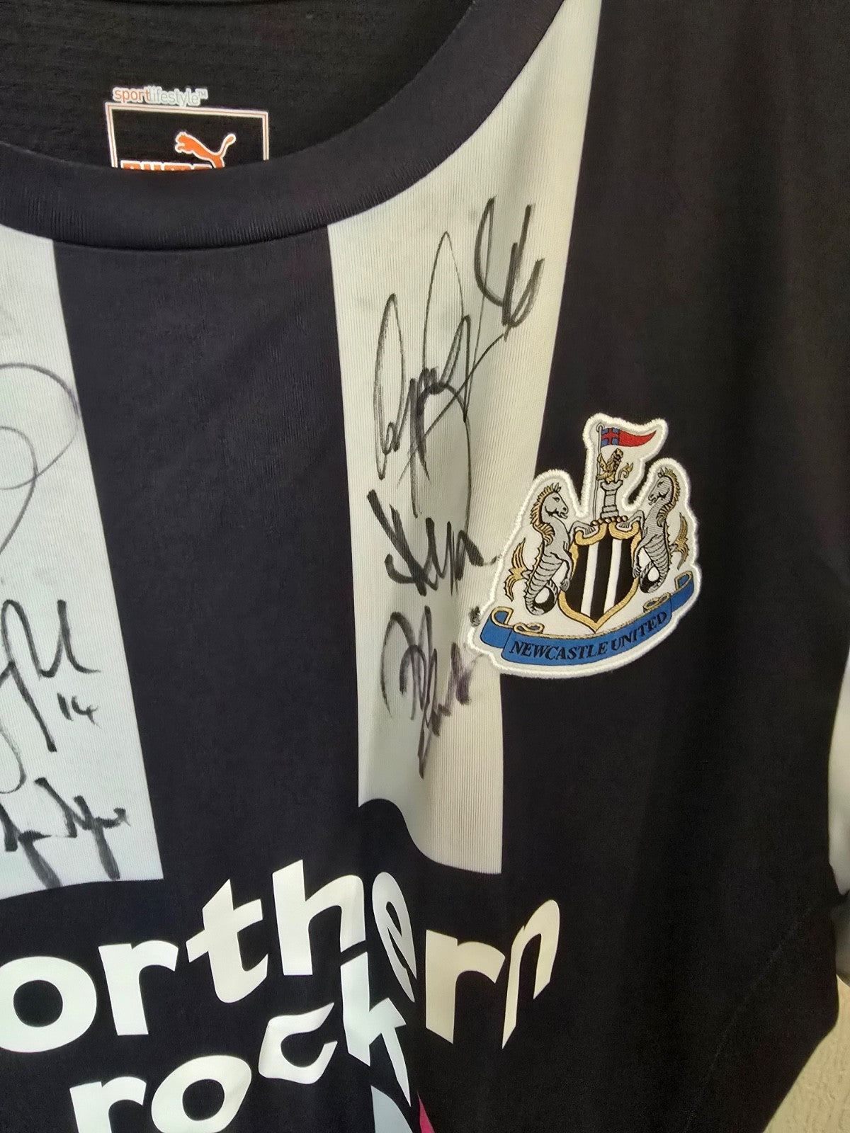 Newcastle United 2011/12 #25 LUALUA matchworn & Squad signed home shirt