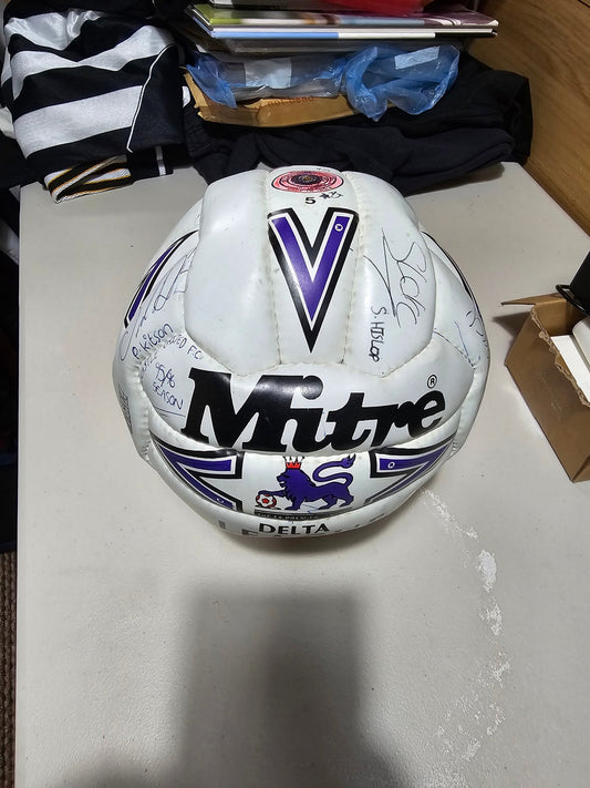 Newcastle United squad signed ball 1995/96