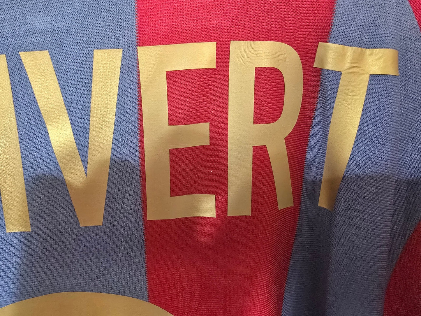 Barcelona 2001/02 Nike home shirt #9 KLUIVERT - Large