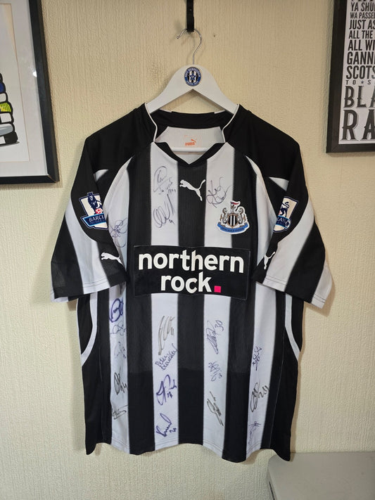 Newcastle United 2010/11 #27 TAYLOR Matchworn/Signed home shirt