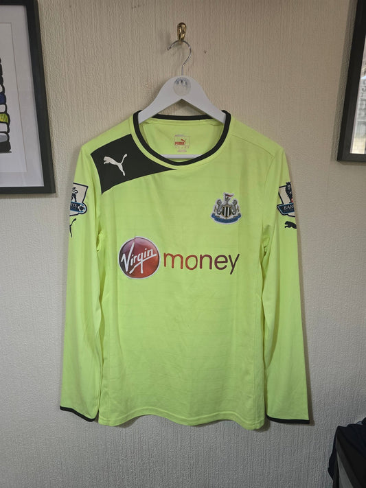 Newcastle United 2012/13 James Perch matchworn and signed shirt v Man Utd