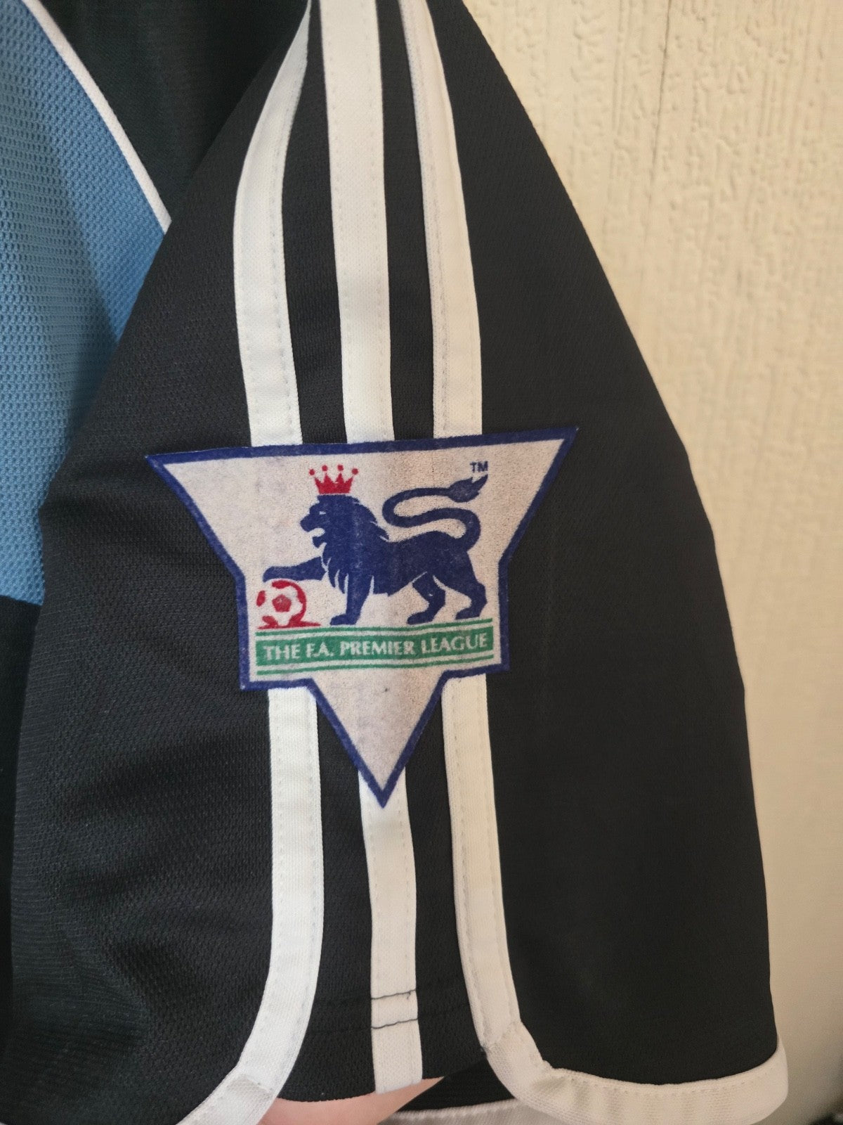 Newcastle United 2000/01 Matchworn Kieron Dyer away shirt V Southampton