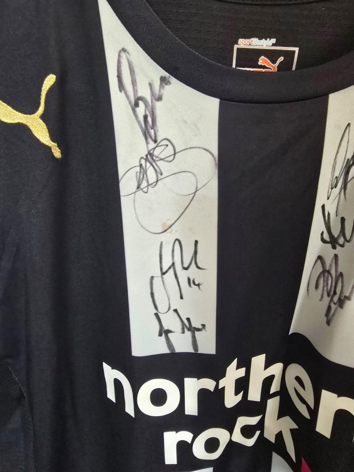 Newcastle United 2011/12 #25 LUALUA matchworn & Squad signed home shirt