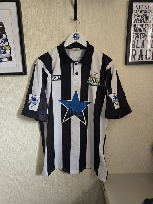 Newcastle United 1993/95 John Beresford Matchworn & Signed Home Shirt.