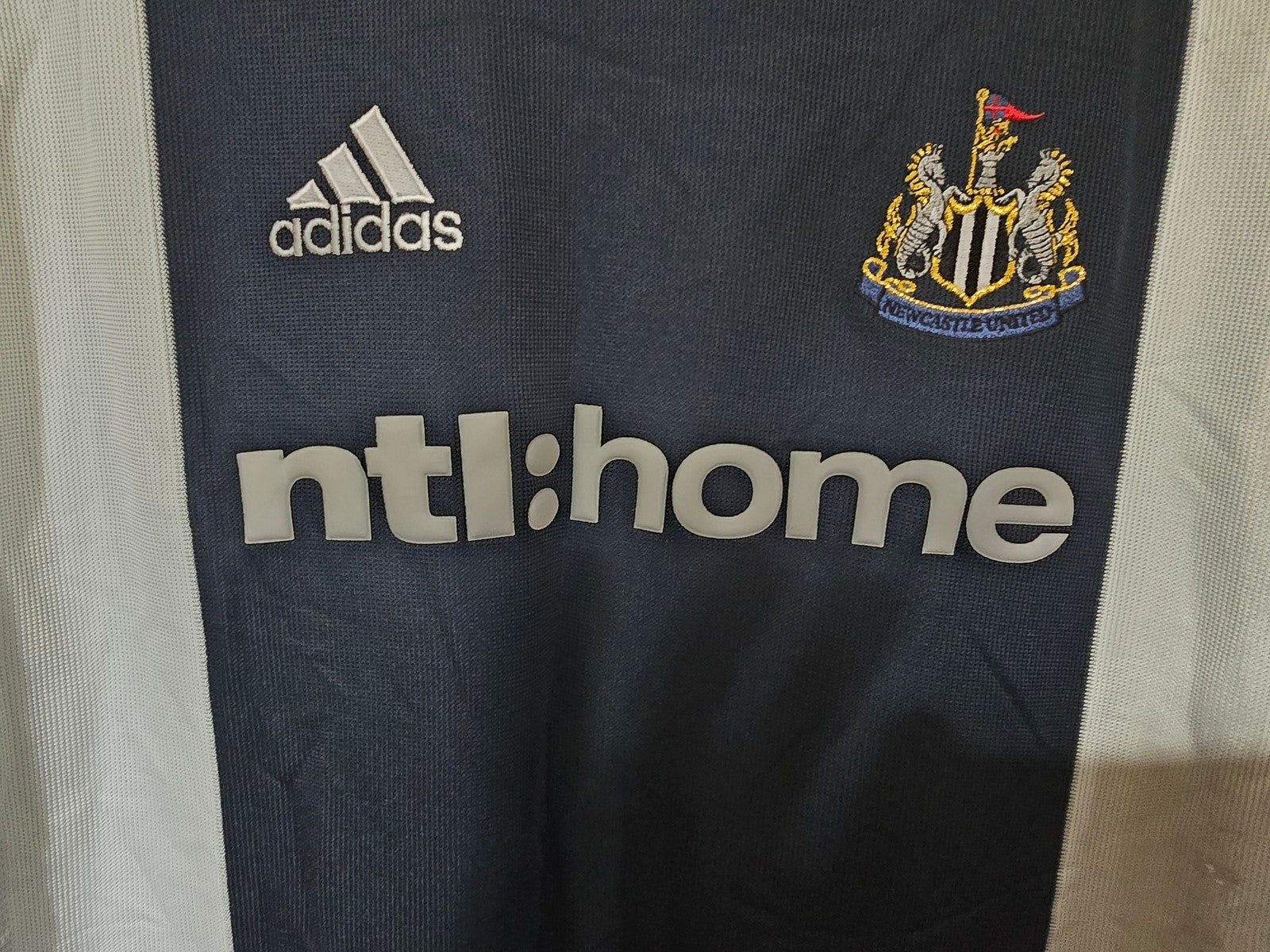 Newcastle United 2002/03 Laurent Robert matchworn/issued away shirt