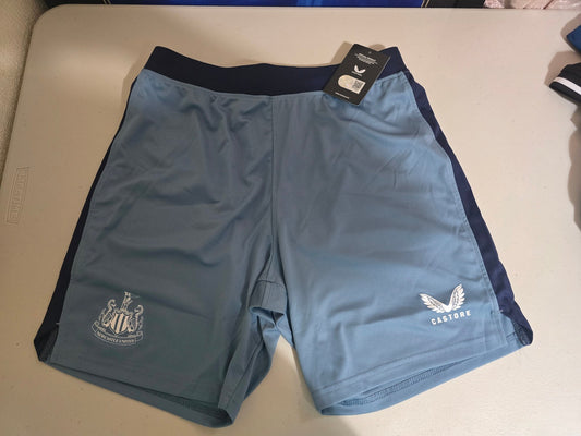 Newcastle United 2022/23 Players training shorts, BNWT - Medium