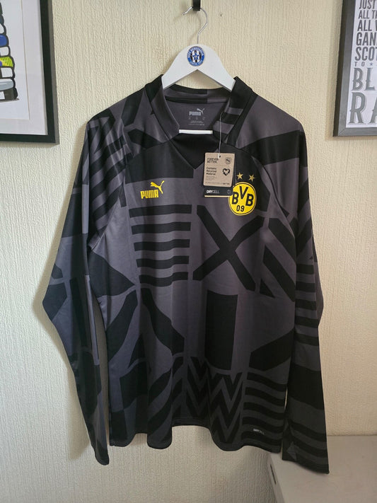 MEGA RARE BVB Borussia Dortmund 2022/23 Puma pre game top, BNWT, XL