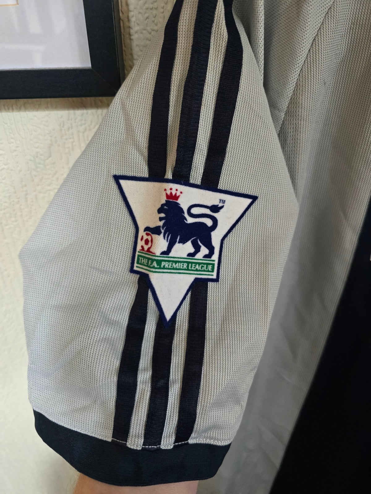 Newcastle United 2002/03 Laurent Robert matchworn/issued away shirt
