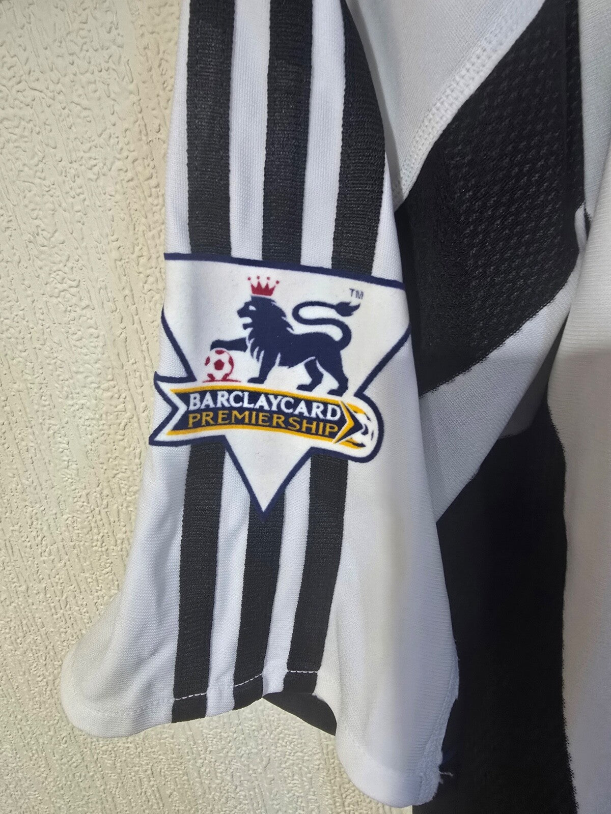 Newcastle United Jermaine Jenas Matchworn home shirt v Man city 2003 with COA