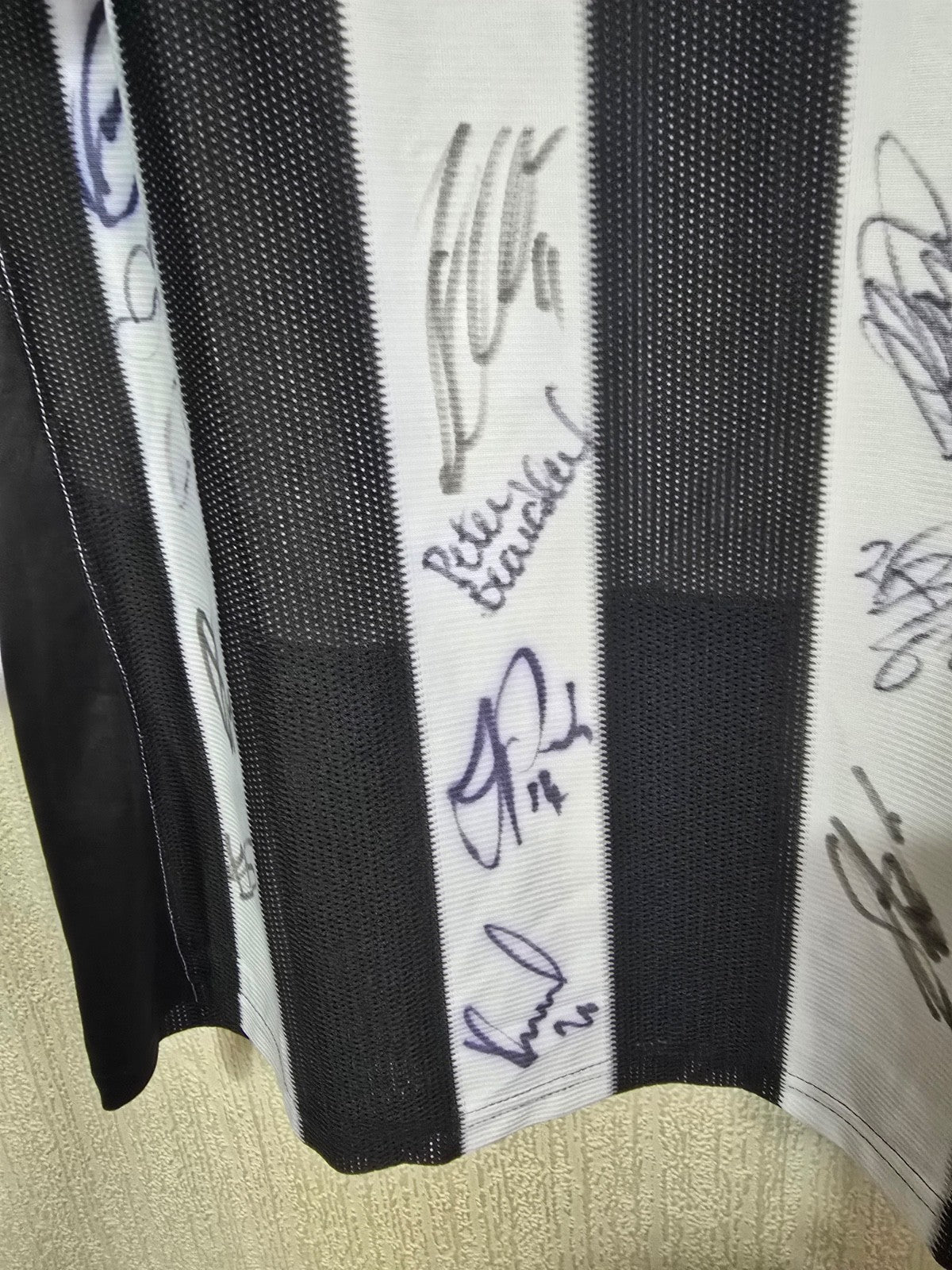Newcastle United 2010/11 #27 TAYLOR Matchworn/Signed home shirt