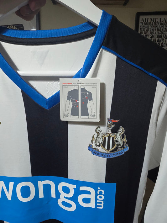 Newcastle United 2015/16 Long sleeved player version home shirt, BNWT - Large