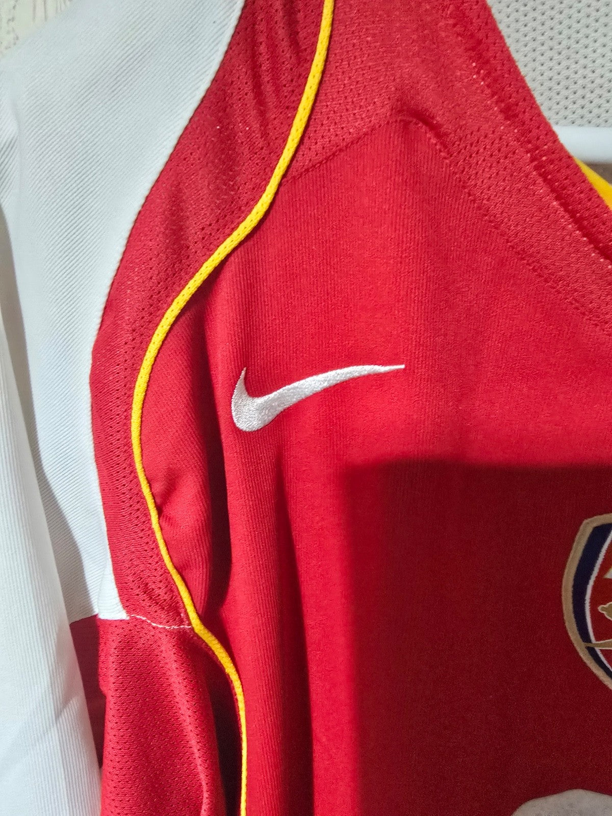 Arsenal 2004/05 Nike home shirt - Medium