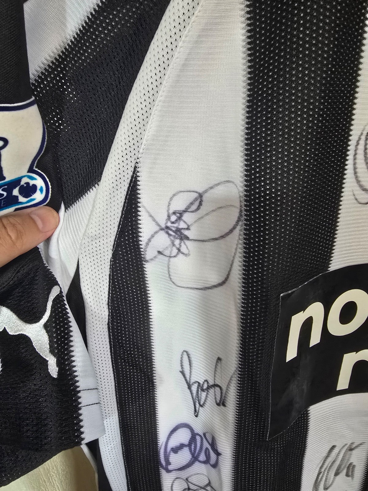 Newcastle United 2010/11 #27 TAYLOR Matchworn/Signed home shirt