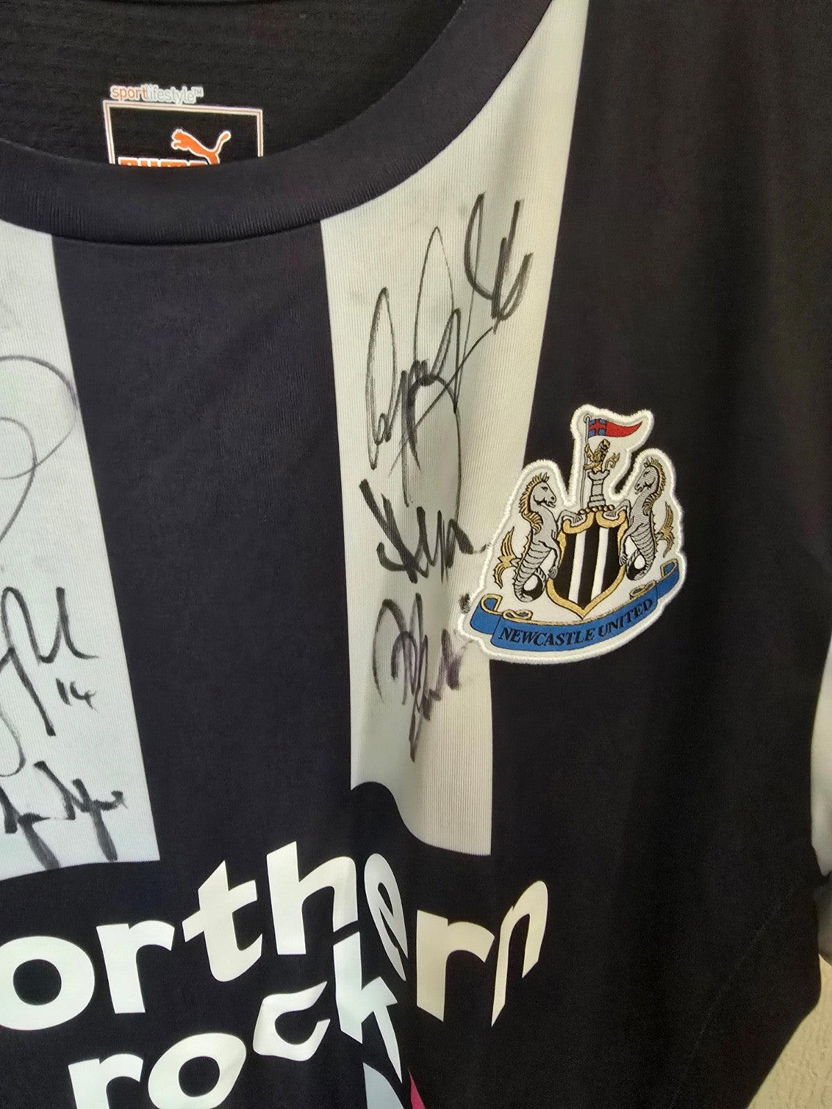 Newcastle United 2011/12 #25 LUALUA matchworn & Squad signed home shirt