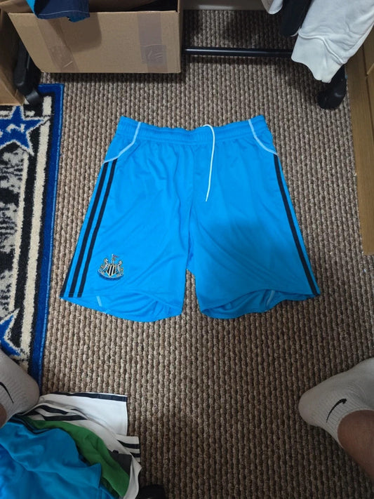 Newcastle United 2009/10 Adidas keeper shorts- 38in