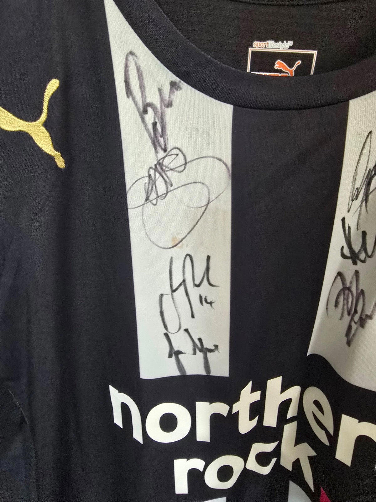 Newcastle United 2011/12 #25 LUALUA matchworn & Squad signed home shirt