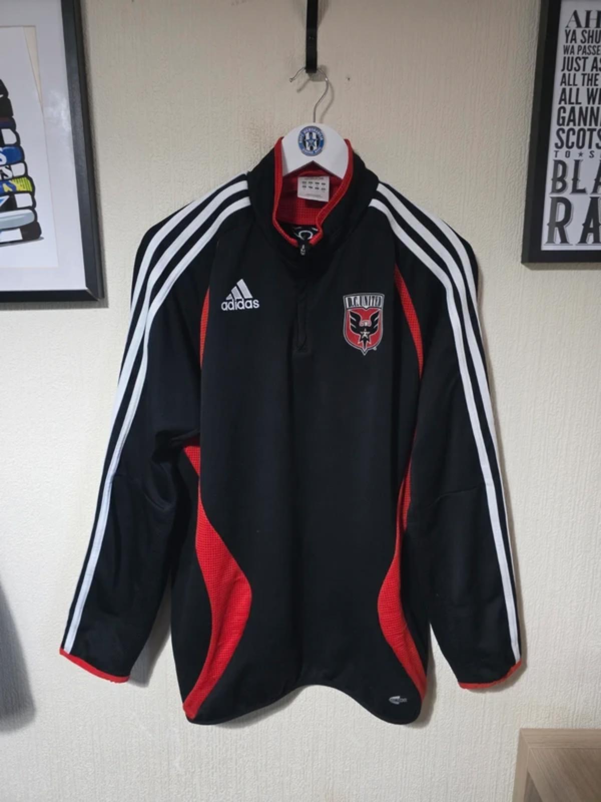 DC United 2006 Adidas 1/4 zip sweatshirt, Large