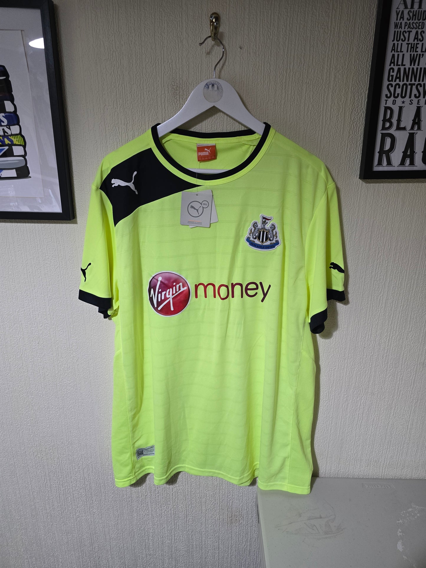 Newcastle United 2012/13 third shirt, BNWT #18 JONAS - XXL