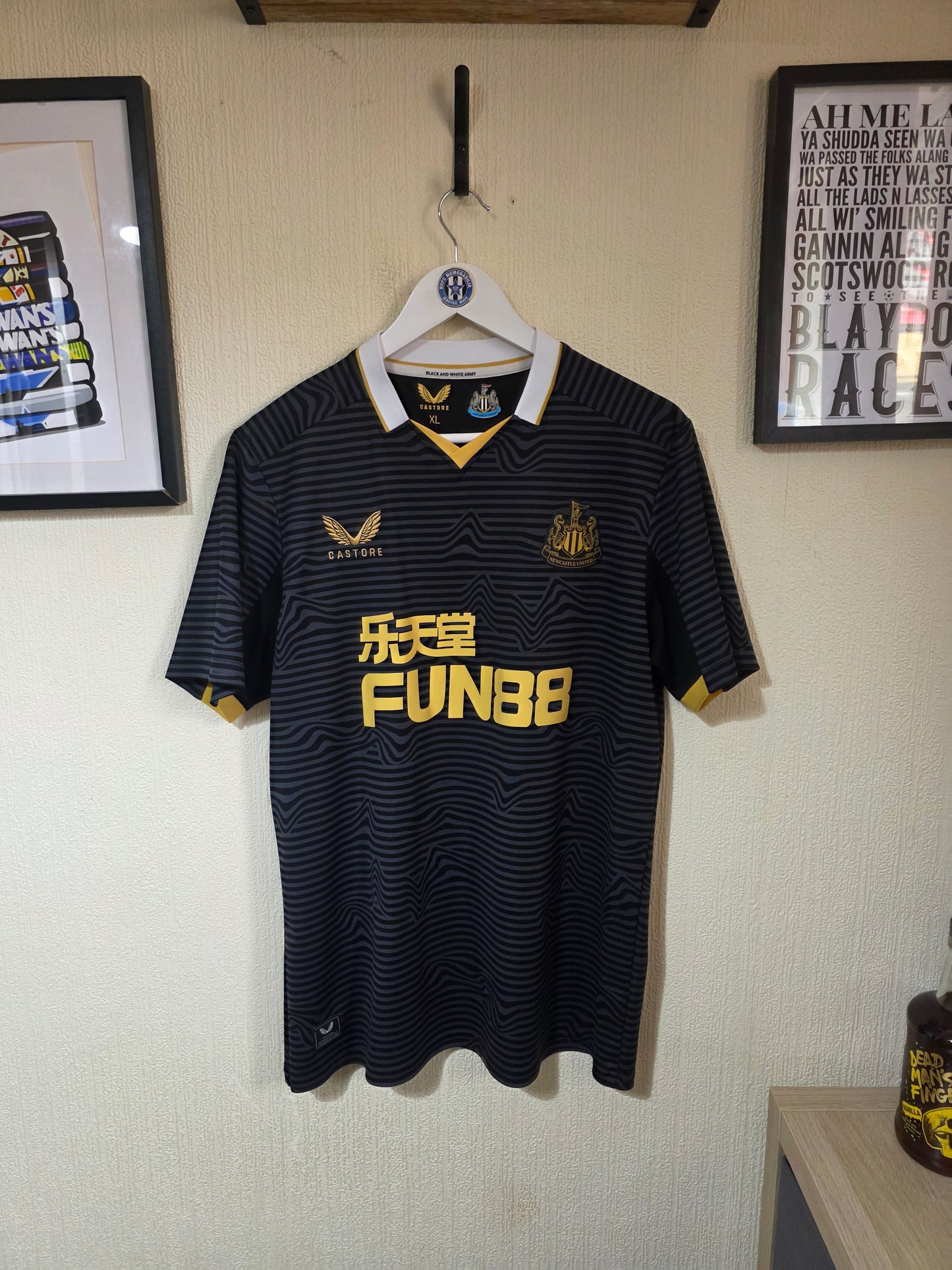 Newcastle United 2021/22 Castore third shirt #9 WILSON - XL